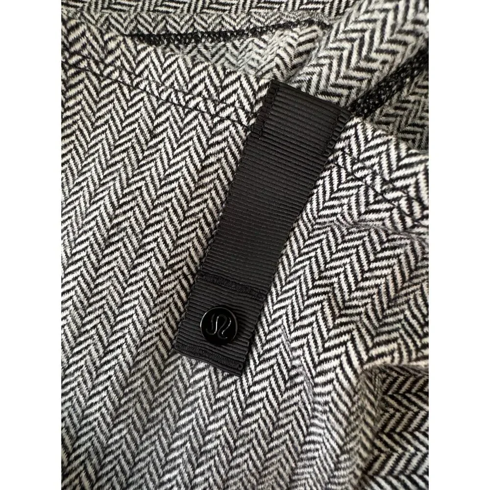 NEW LULULEMON Women's Heathered Herringbone Black White Vinyasa Scarf Infinity
